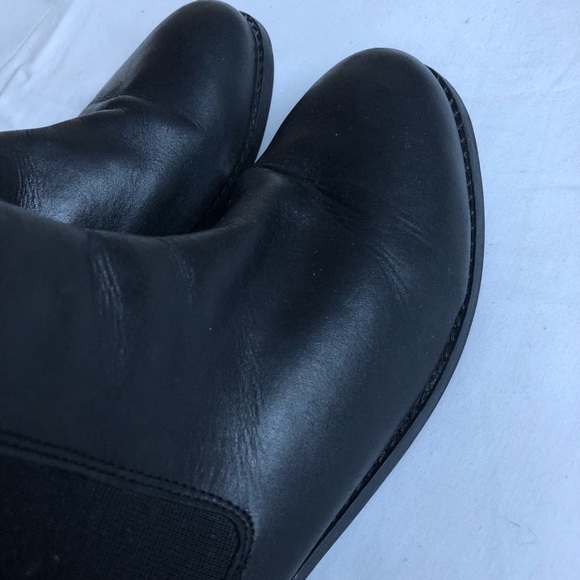 SOLD! Topshop Black Chelsea Leather Booties - Picture 4 of 8